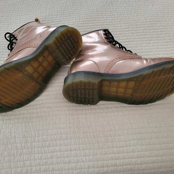 Dr. Martens Vegan 1460 Metallic Chrome Boots Size 8 - Picture 4 of 7